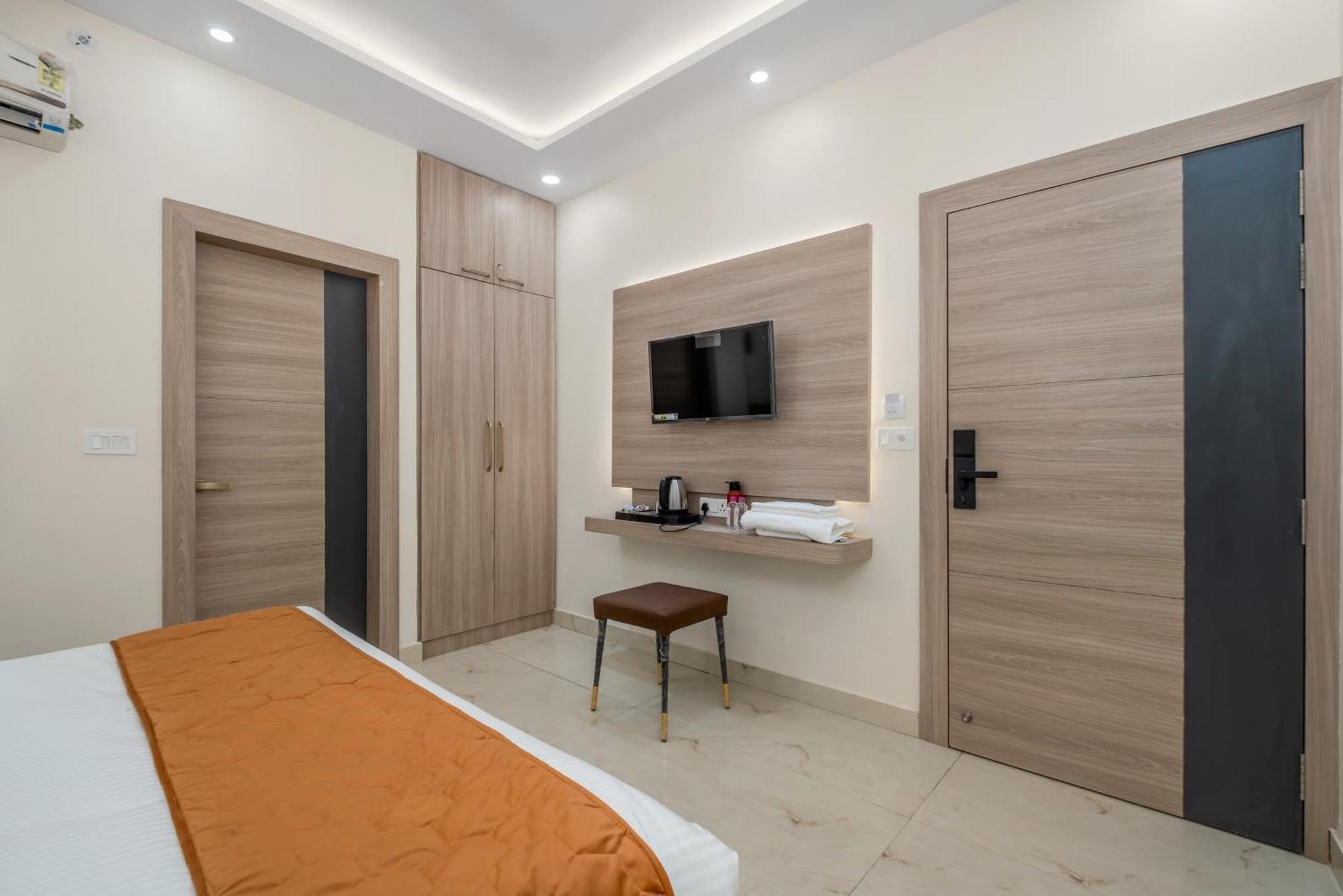 Hotel Sudarshan Ayodhya Exteriör bild